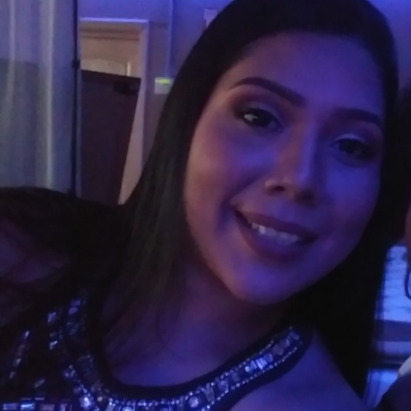 AriJean Boutique womens clothes and accessories - Picture 1 of 1